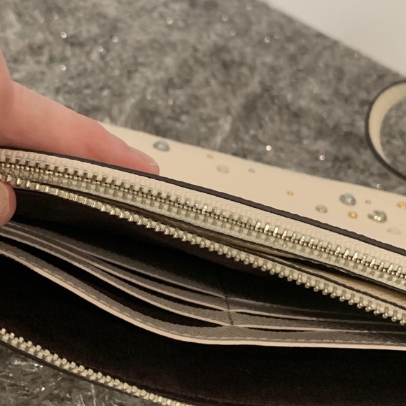 Coach Wristlet - Picture 7 of 8